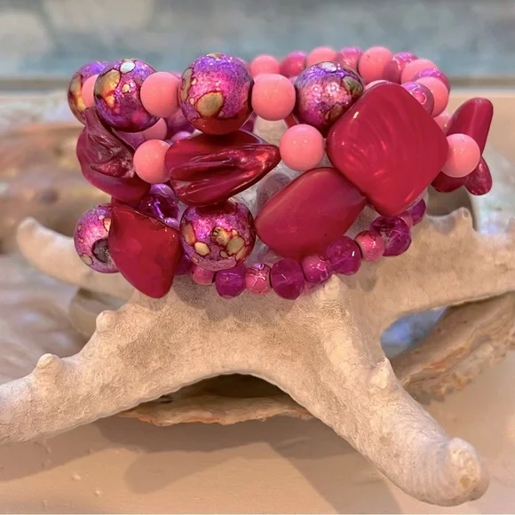 Handmade beaded stretchy stackable pink Barbie bracelets - Picture 3 of 10